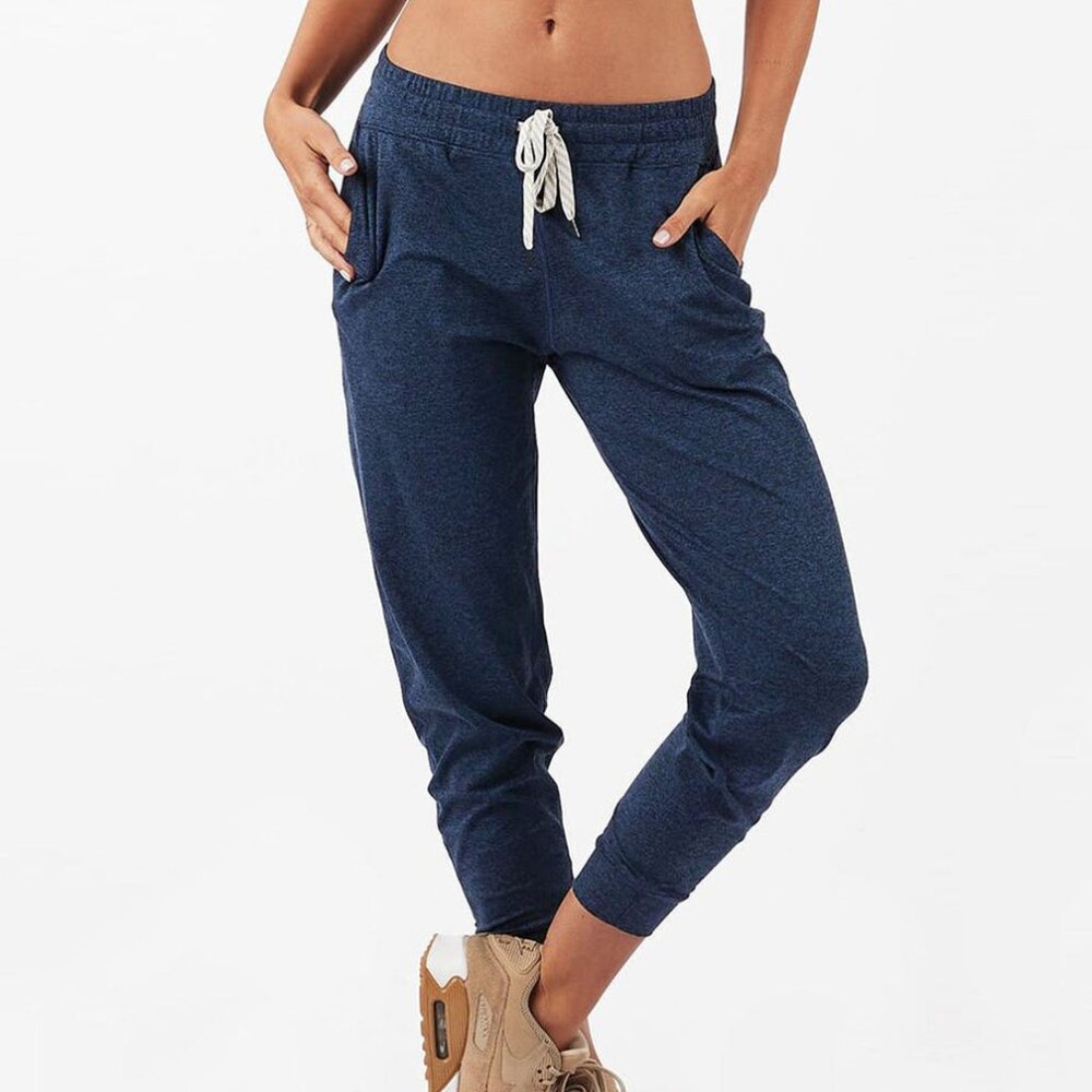 Vuori Performance Joggers in Navy